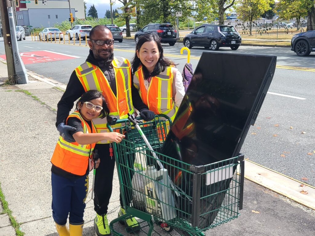 A Family with a Shopping Cart & Broken TV!