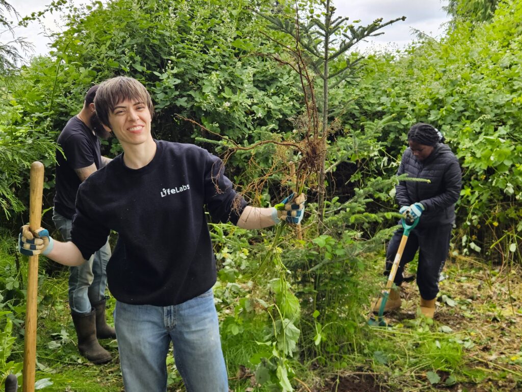 Megan recently moved to the area and found the activity a great opportunity to connect with new people while helping our environment!